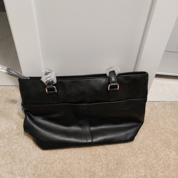 Black Leather Giani Bernini Handbag - Picture 2 of 3